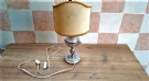 lampada antica con supporto argentato