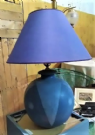 Vendita lampada blu da tavola