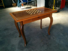 tavolo da gioco con scacchiera